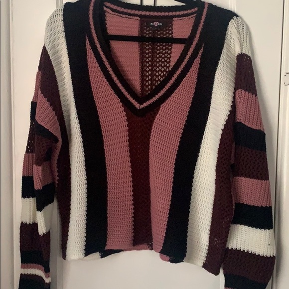 Cropped Knitted Long Sleeve - Picture 2 of 2